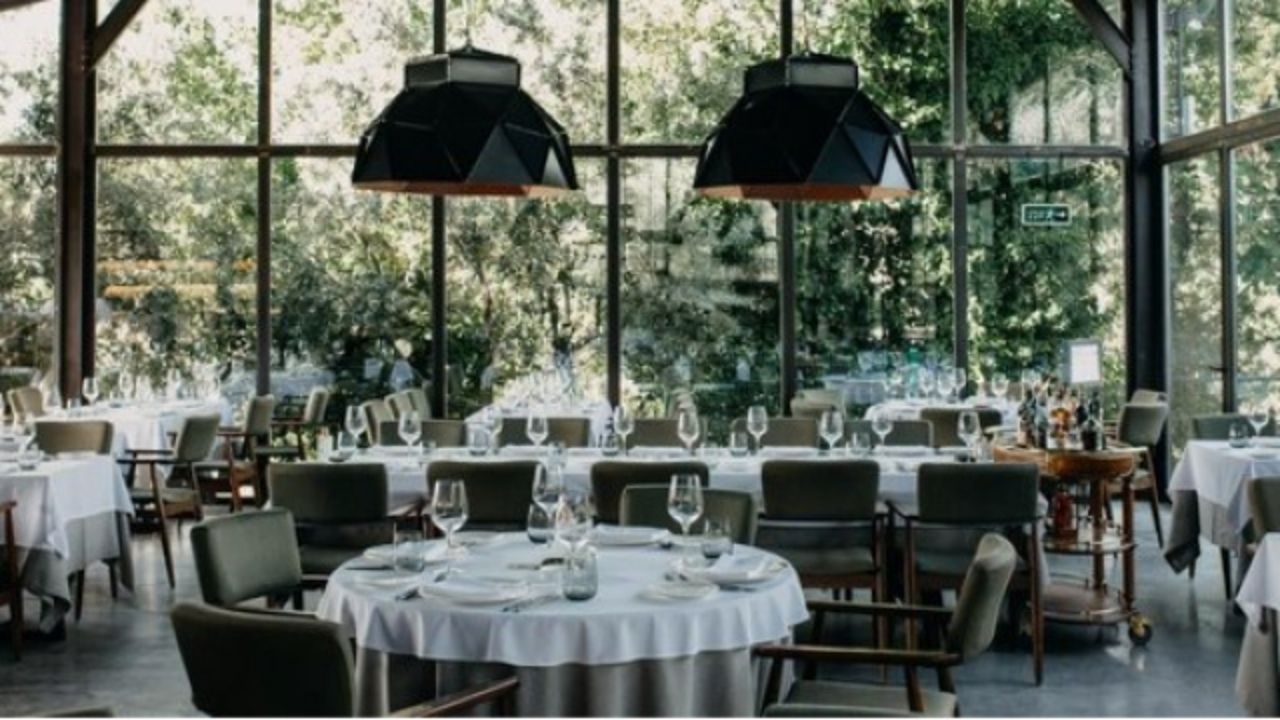 Resmi Gazete’de yayımlanan düzenlemeyle, yeme-içme sektöründe tüketiciden alınan ek ücretlere