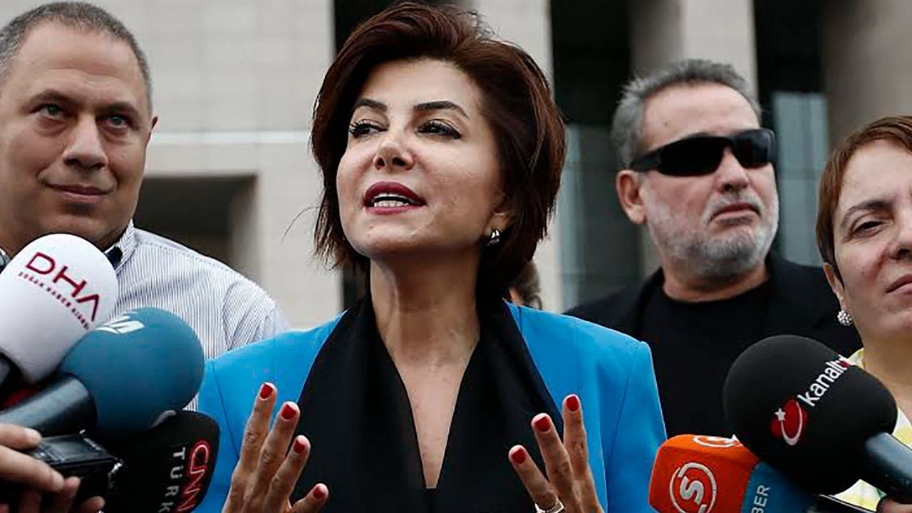 Gazeteci Sedef Kabaş, hakkında ‘cumhurbaşkanına hakaret’ ve ‘suç işlemeye tahrik’
