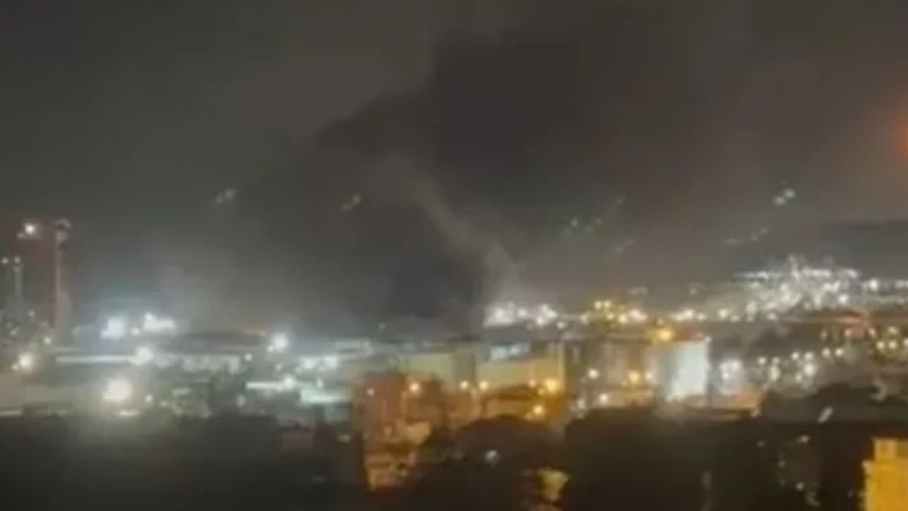 TÜPRAŞ’ın İzmit rafinerisinde akşam saatlerinde patlama meydana geldi. Patlamanın ardından