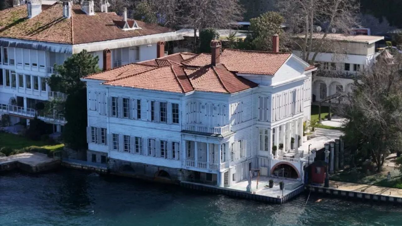 Kurtlar Vadisi'nin konsey sahnelerinin çekildiği meşhur yalı satışa çıktı 1 Kurtlar Vadisi'nin konsey sahnelerinin çekildiği meşhur yalı satışa çıktı