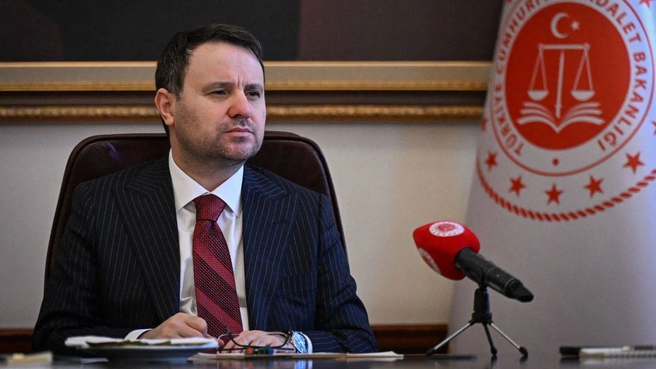 CHP lideri Özgür Özel’in Adalet Bakanı Akın Gürlek’e ait olduğunu