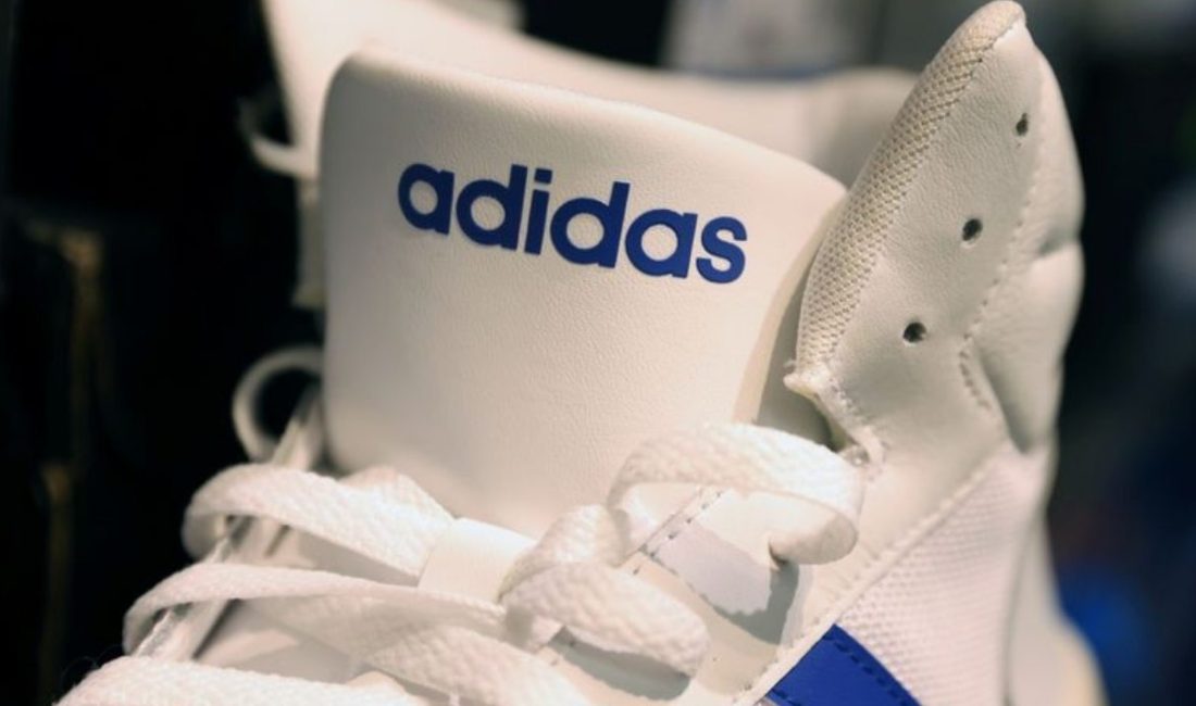 Adidas, 2026 yılının ilk çeyreğinde gelir ve kârlılık kalemlerinde beklentileri