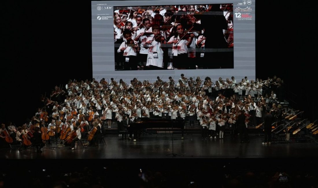 İstanbul, dünyanın dört bir yanından gelen çocuk müzisyenleri ağırladı. Avrupa