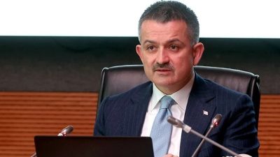 Eski Tarım ve Orman Bakanı Bekir Pakdemirli, perakende zinciri BİM’in