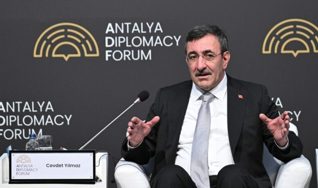 Cumhurbaşkanı Yardımcısı Cevdet Yılmaz, Türkiye’nin bölgesel çatışmalara rağmen istikrarını koruyan
