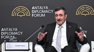 Cumhurbaşkanı Yardımcısı Cevdet Yılmaz, Türkiye’nin bölgesel çatışmalara rağmen istikrarını koruyan