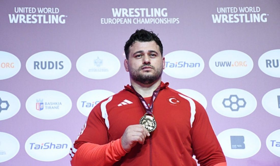 Milli güreşçi Rıza Kayaalp, Avrupa Güreş Şampiyonası’nda altın madalya kazanarak
