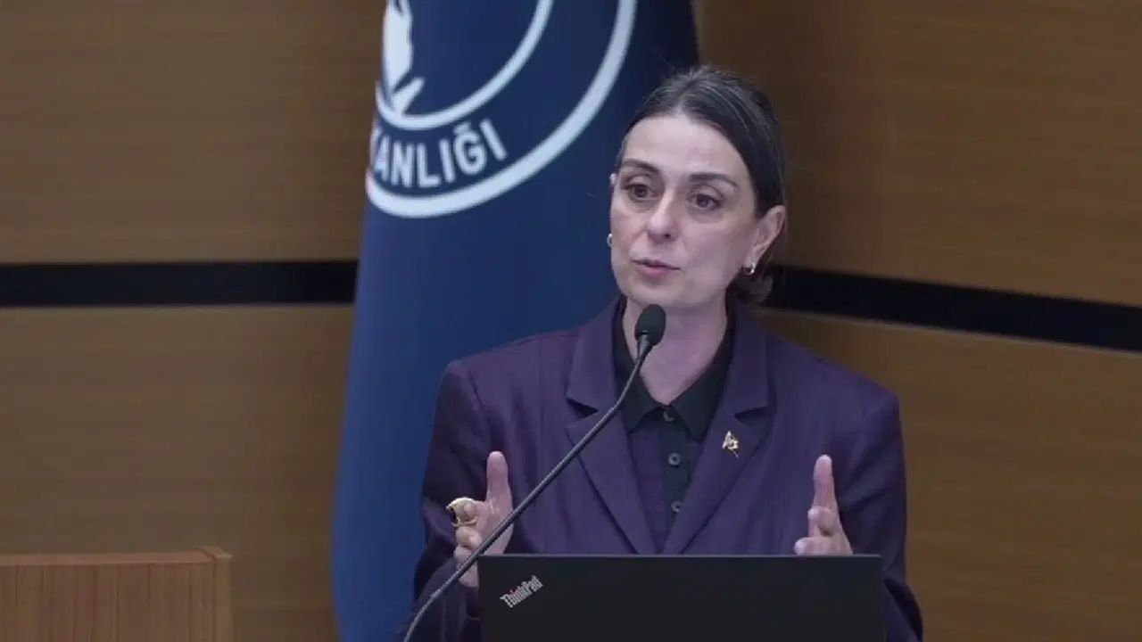 Üsküdar Belediye Başkanı Sinem Dedetaş, belediyeye yönelik yürütülen soruşturma ve