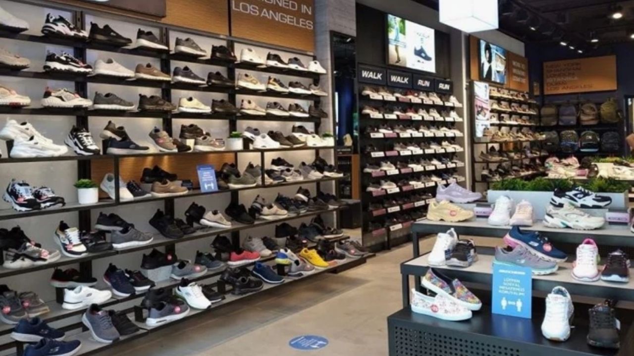 Küresel spor giyim sektörünün önde gelen şirketlerinden Nike, yeniden yapılanma