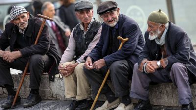 Enflasyon ve artan hayat pahalılığı karşısında emekli aylıklarının alım gücü