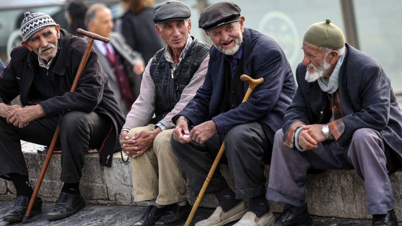 Enflasyon ve artan hayat pahalılığı karşısında emekli aylıklarının alım gücü