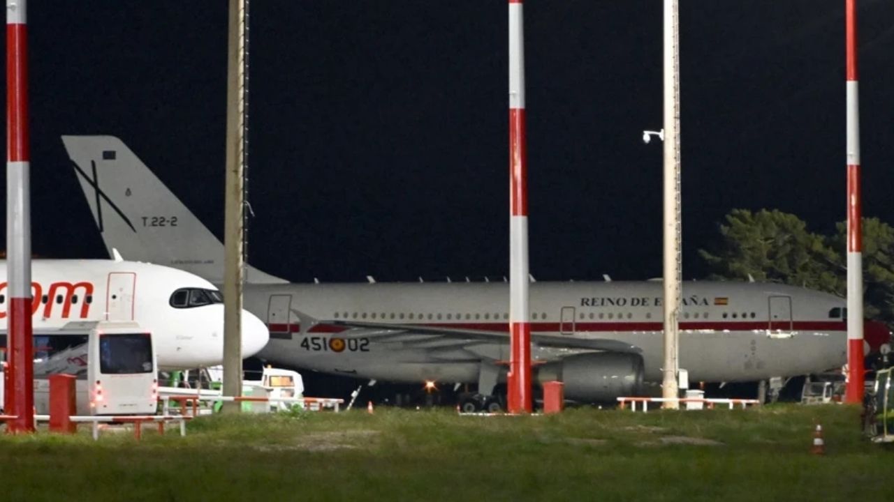 İspanya Başbakanı Pedro Sanchez’i taşıyan uçak Ankara’ya acil iniş yaptı