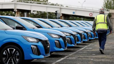 Jeep ve Fiat’ın sahibi otomotiv devi Stellantis, elektrikli araç dönüşümünde