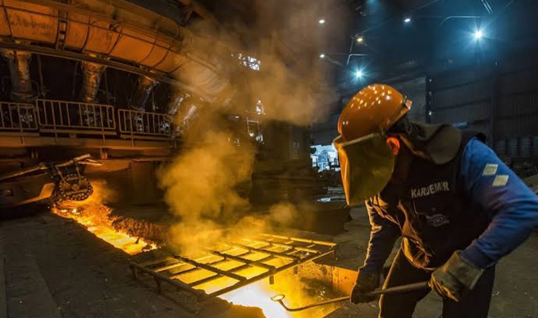 Beylikdüzü Organize Sanayi Bölgesi’nde faaliyet gösteren 3 fabrikaya, sayaçlara dışarıdan