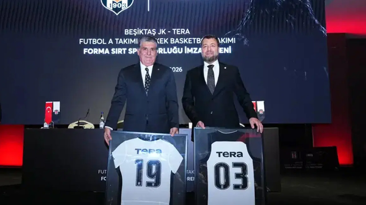 Beşiktaş'ın Marsilya ile oynadığı Avrupa Ligi maçında formaların sırtında sponsoru